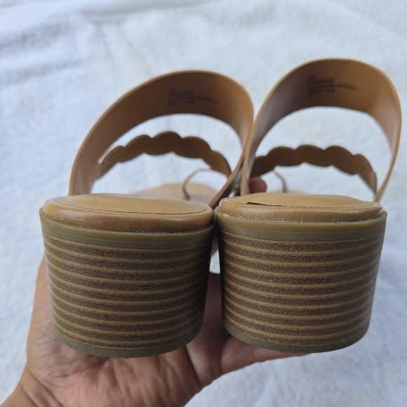 Seychelles‎ Women's Brown Scalloped Sandals - Picture 4 of 6